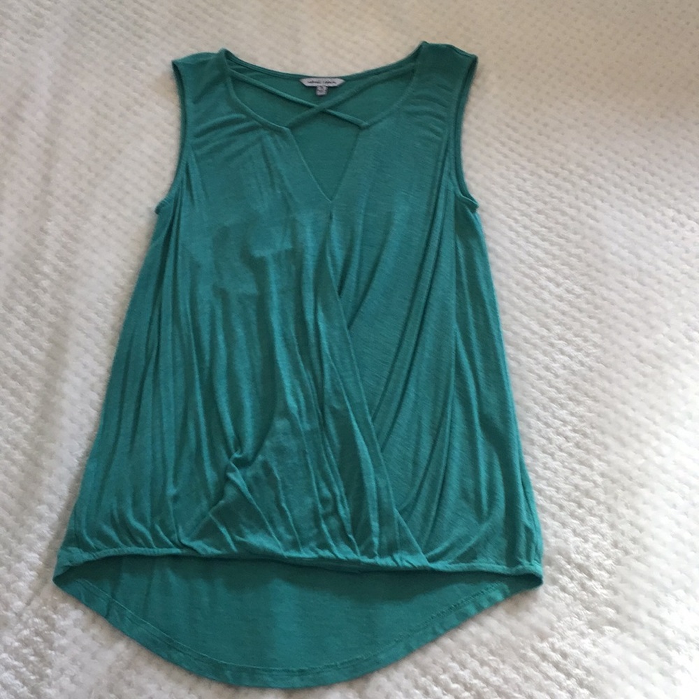 Women’s teal tank top